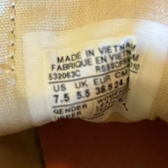 Converse Leather Moccasins - Picture 6 of 8